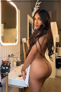 GIOVANNA CLOSE trav Bologna