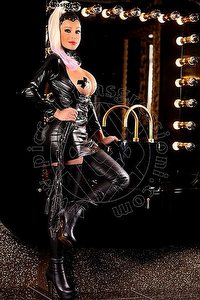 PADRONA CINZIA PORNOSTAR mistress trans Crotone
