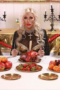 NINA LA DIVINA mistress trans Estero