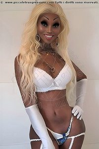 VIRNA LA SUPER DOTATA trans escort Milano