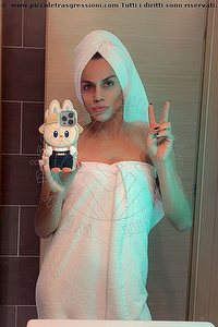  SAMANTHA DUMONT trav Rimini