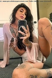 trav rebecca valentina roma foto 1