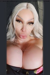 trans monique bari foto 1