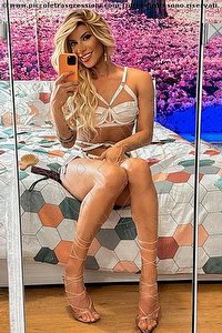  LOUISE ANGEL trav Roma