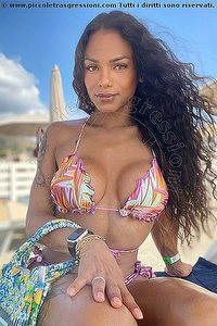  MELANI VILHENA trans Milano