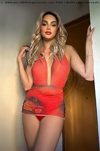  CAMILA MUNIZ trans Pistoia