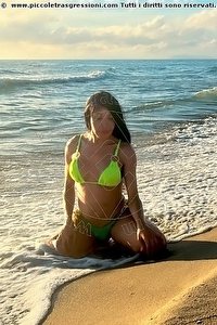 trans tainá oliveira prato foto 4